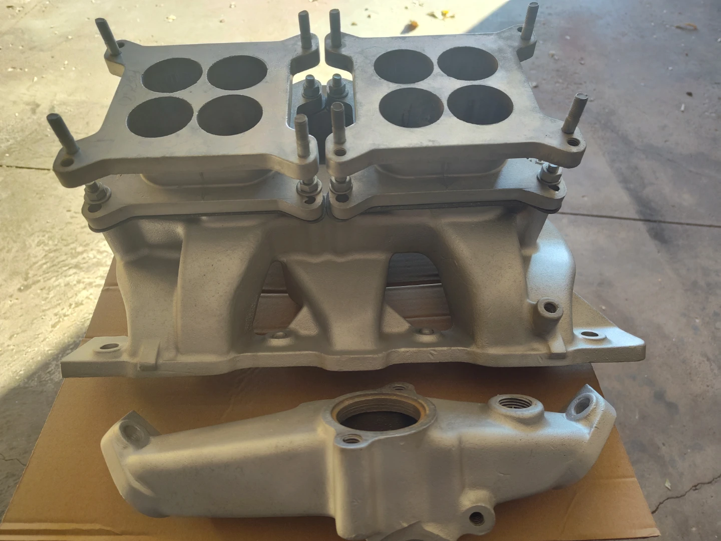 Edelbrock P65 Pontiac Dual Quad Intake Manifold - photo 2