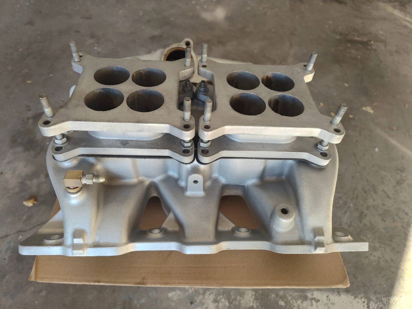 Edelbrock P65 Pontiac Dual Quad Intake Manifold - photo 4