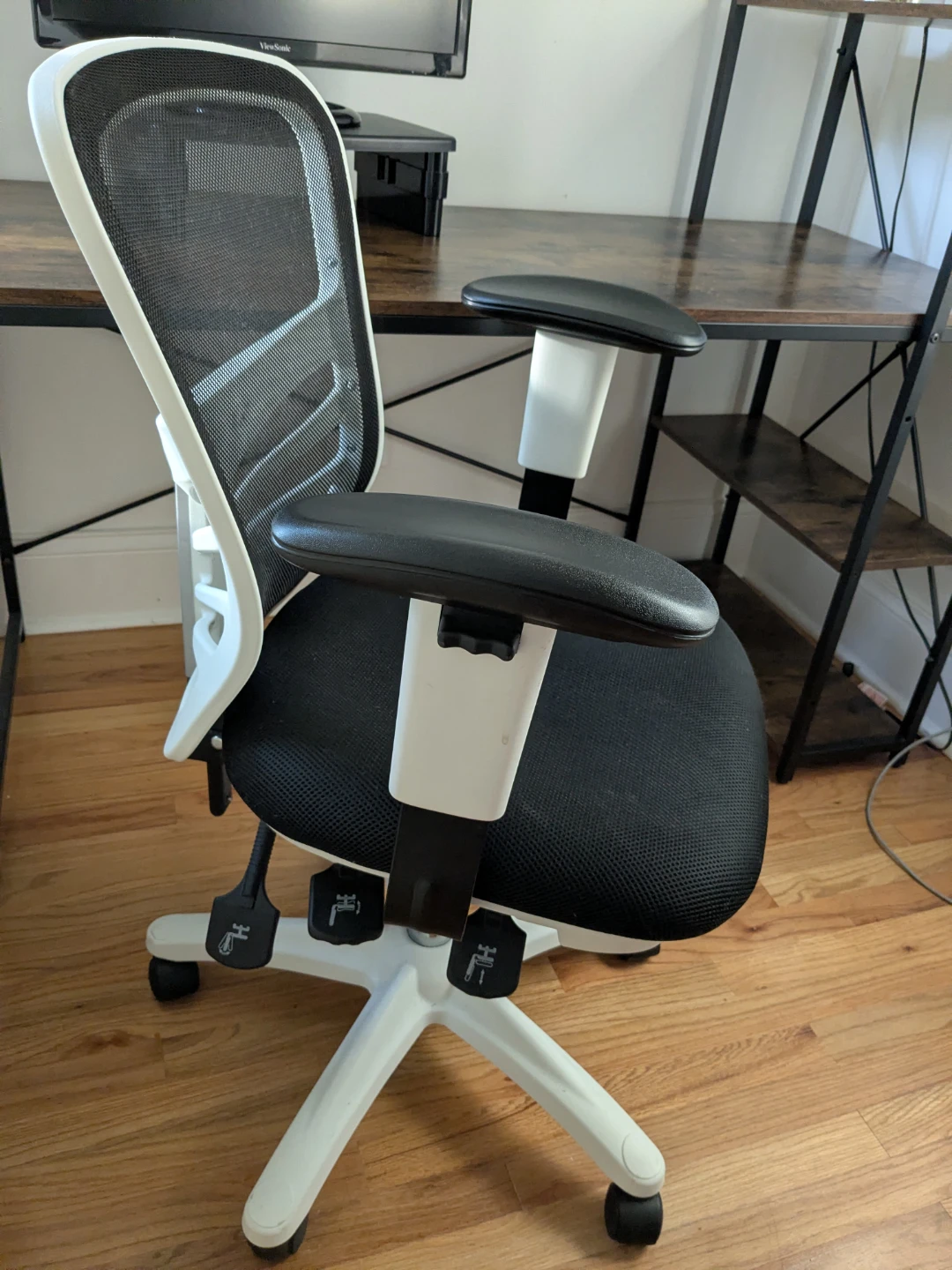 Office Chair - Mesh Back, Adjustable - photo 3