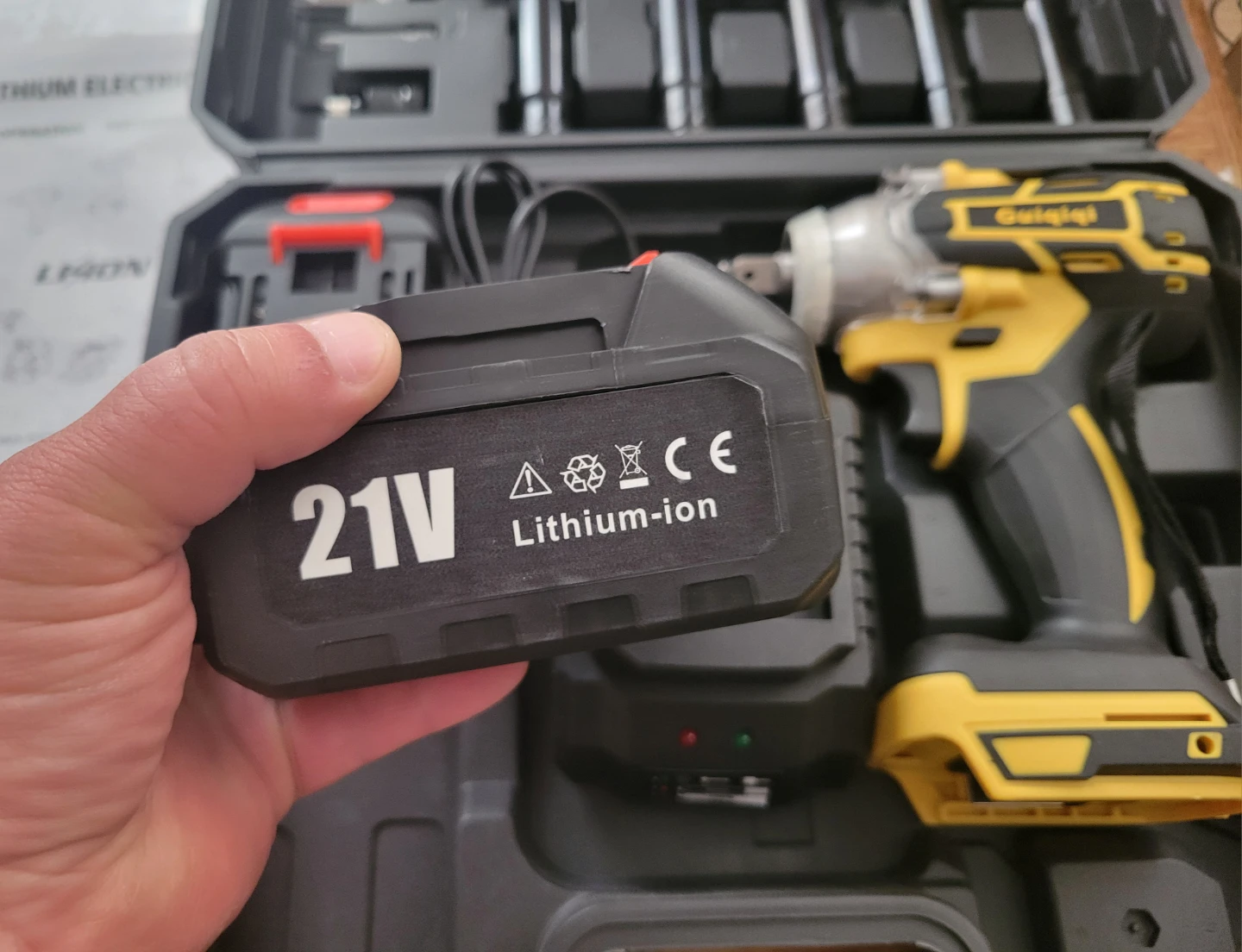 NEW Guiqiqi 21V Impact Wrench Kit w/2 Batteries 4.0Ah - photo 2
