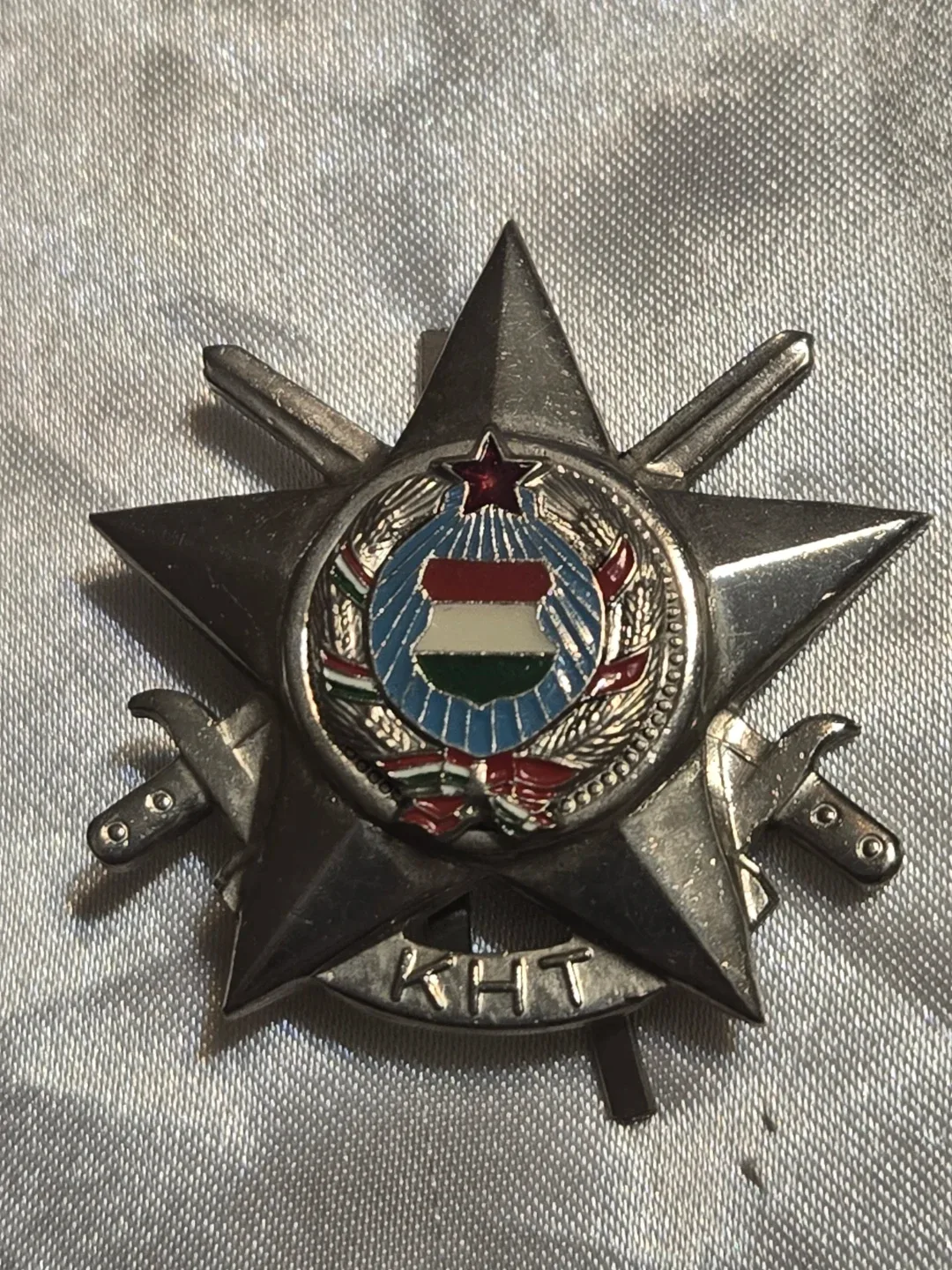 Vintage Metal Star Medal KHT