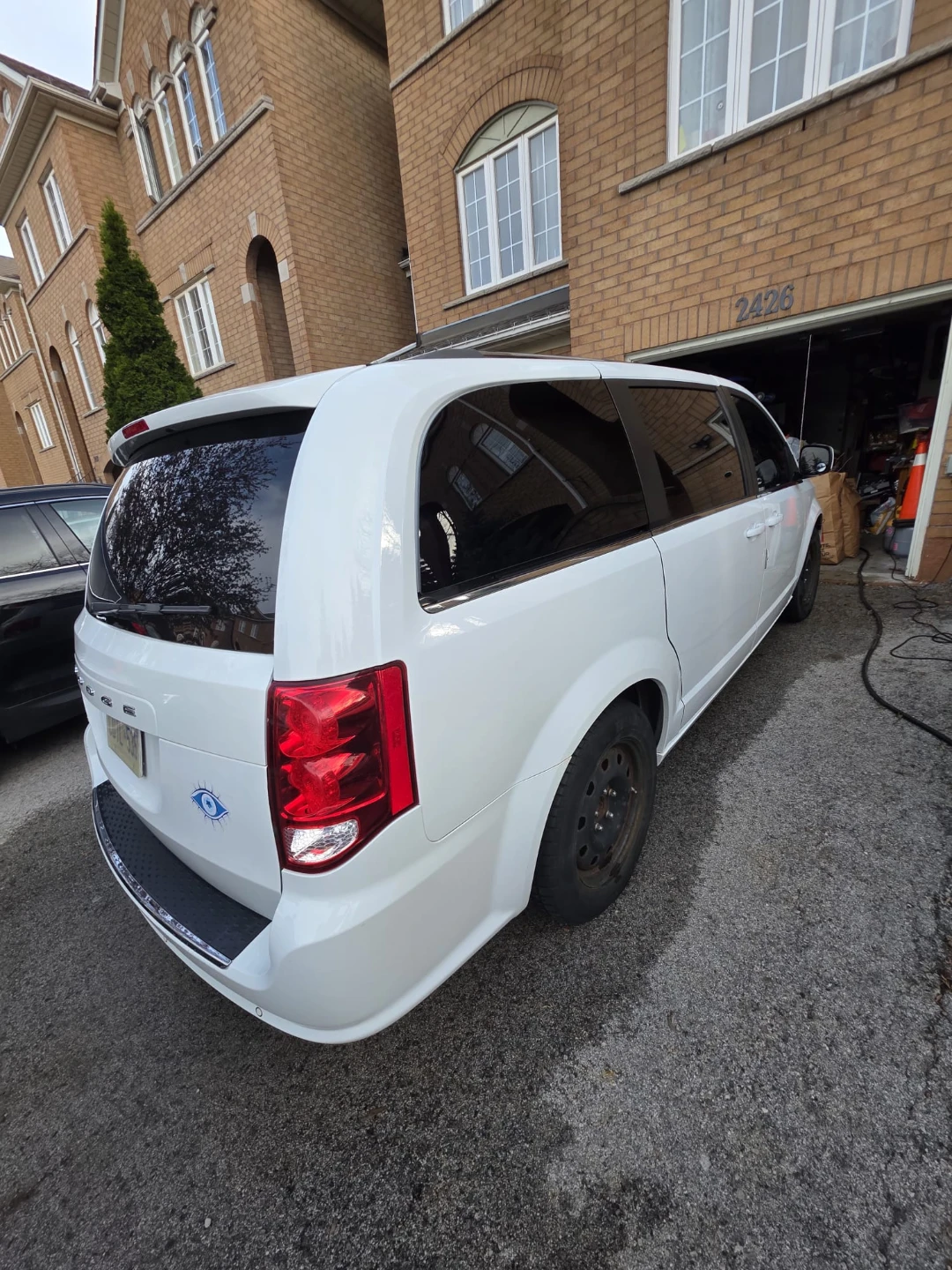 White Dodge Grand Caravan - photo 2