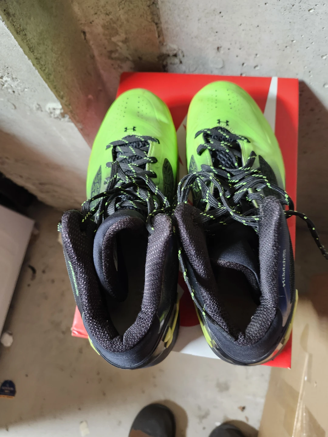 Under Armour Basketball Shoes - Men's Size 10.5