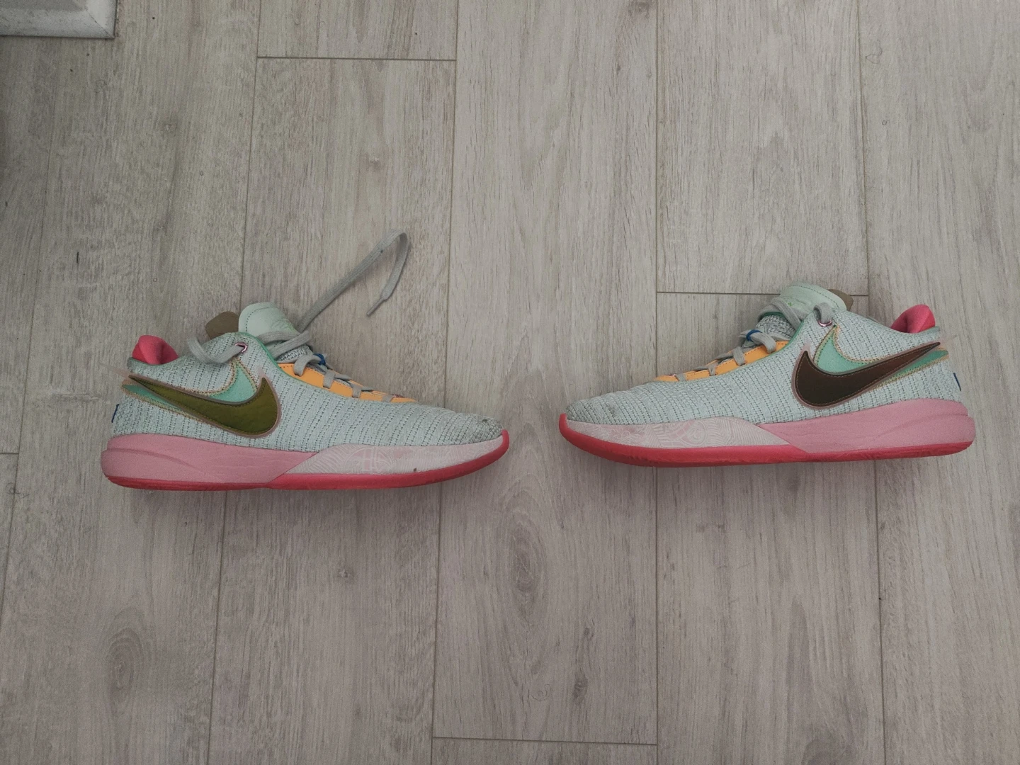 Nike LeBron 20 - photo 2