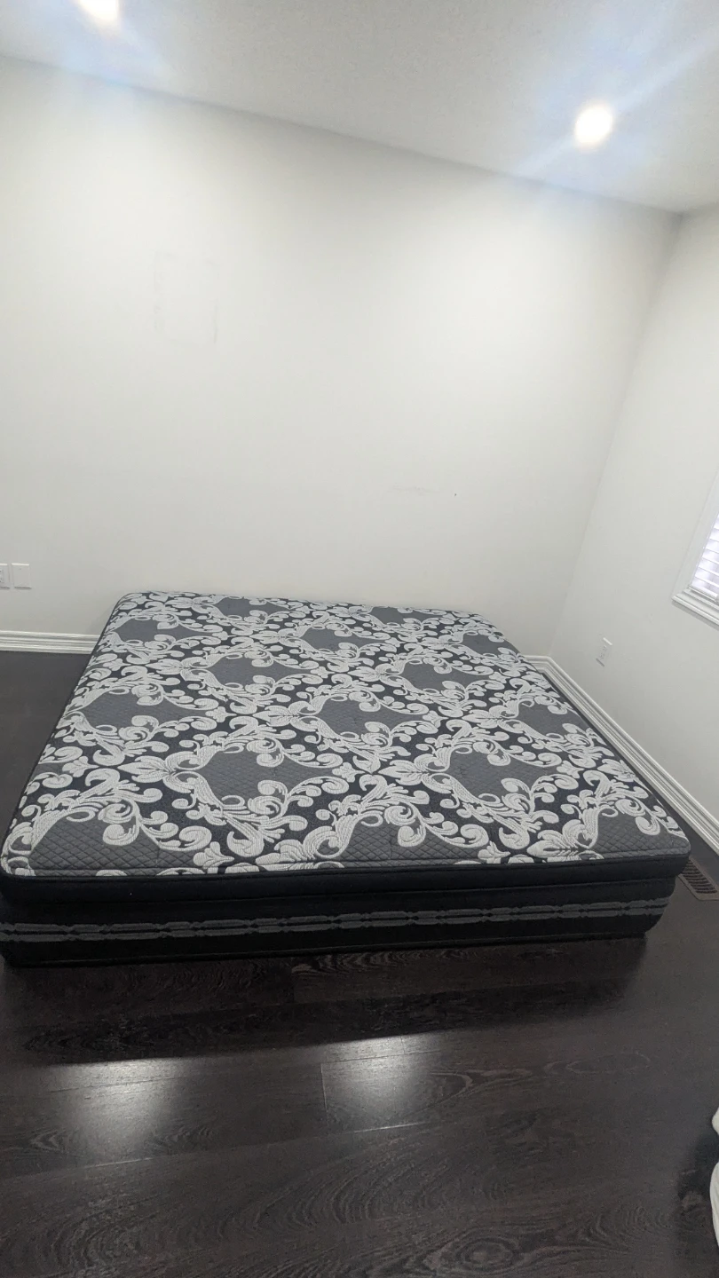 King size mattress with Bamboo Mattress Topper - photo 2