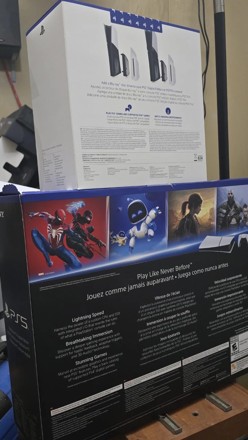 Selling a new box open PlayStation 5 digital $475