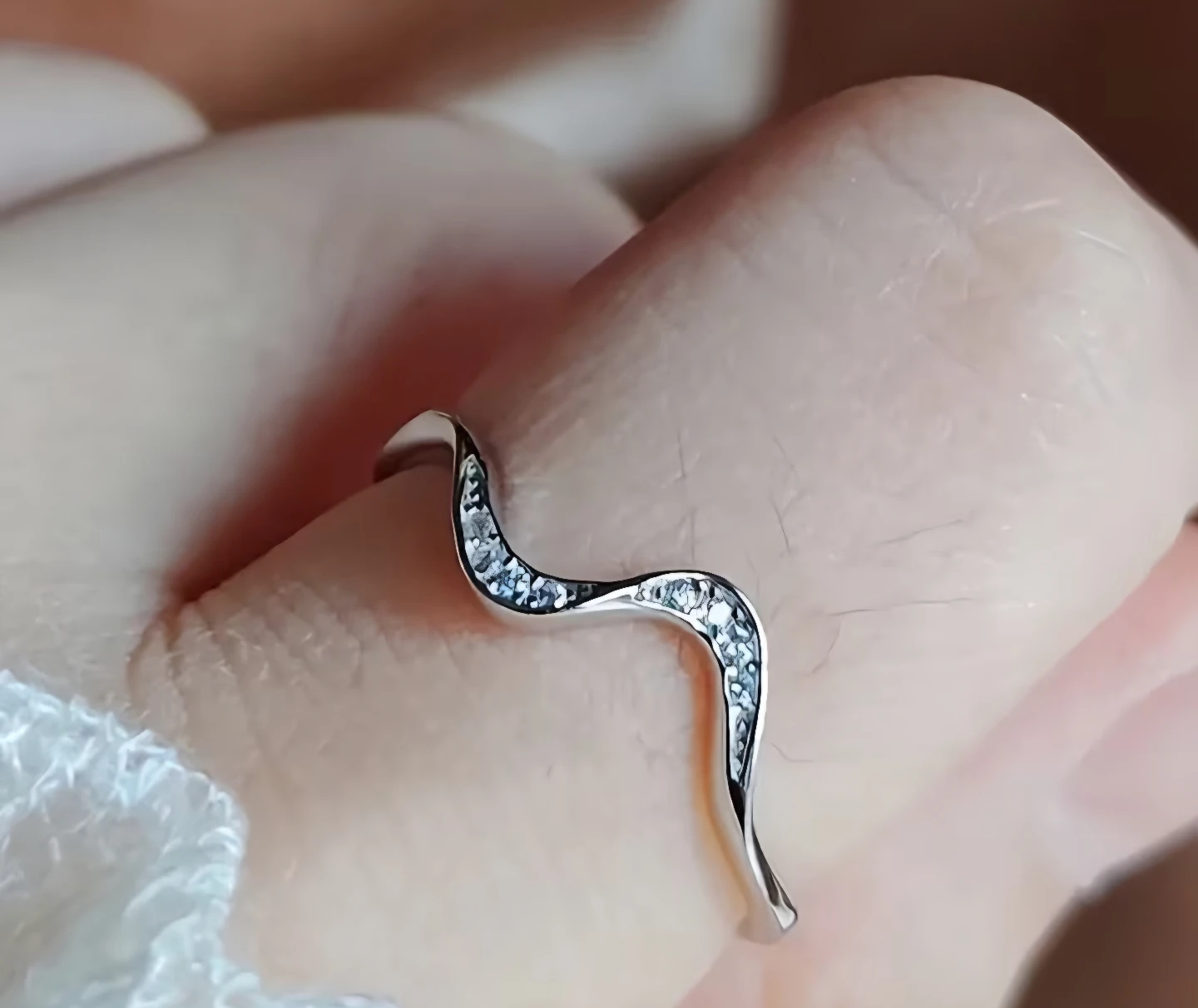 Elegant Inspirational Wave Ring - photo 2