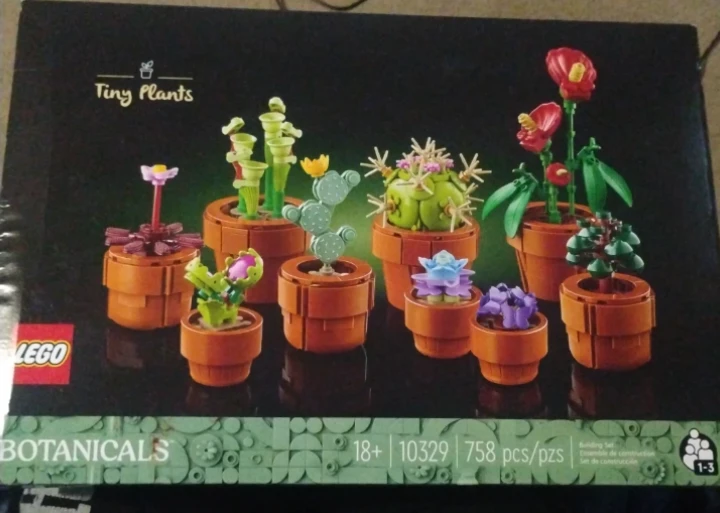 LEGO Botanicals Tiny Plants Building Set 10329
