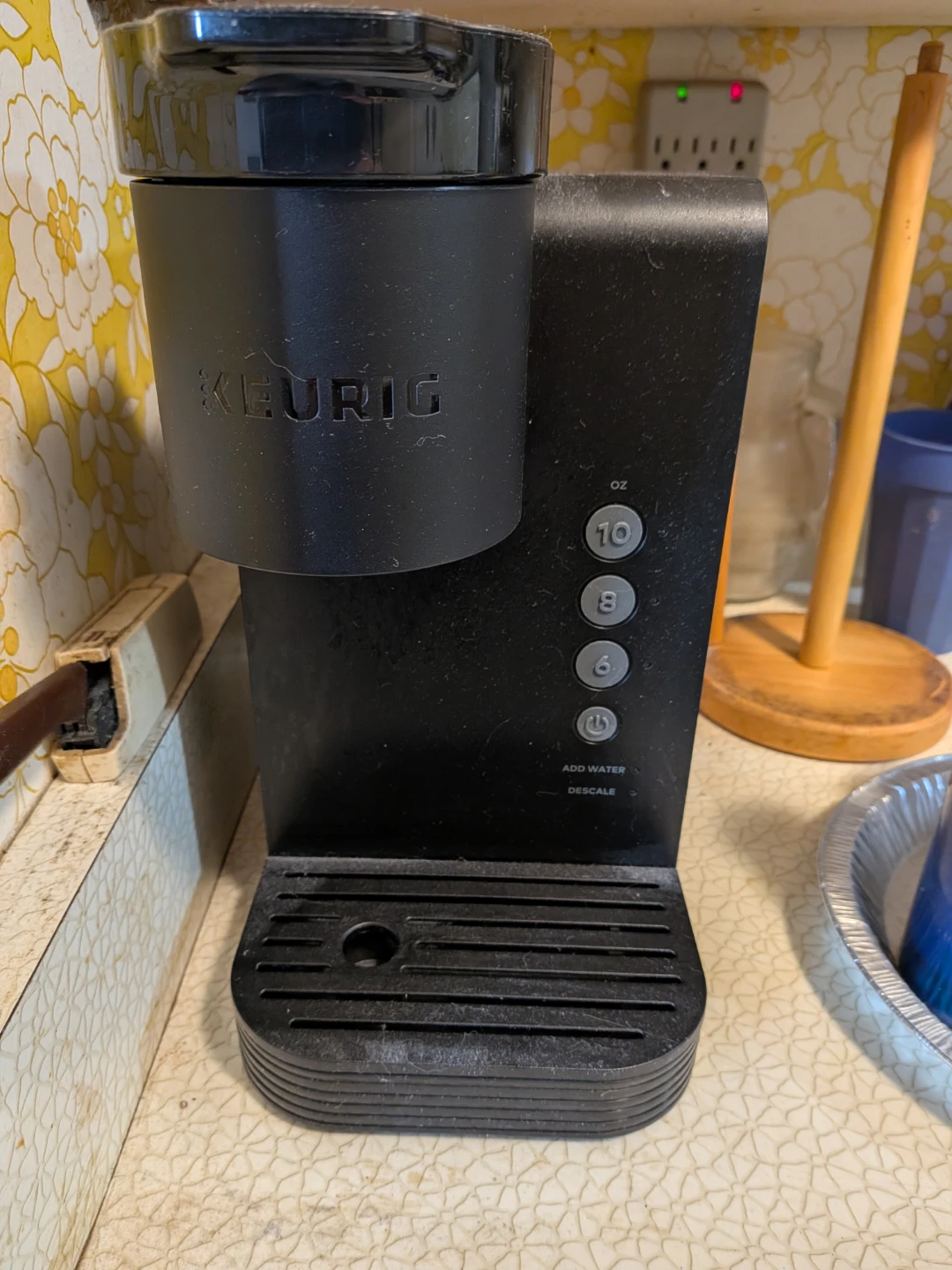 Barely Used Keurig Hot Beverage Machine - photo 3