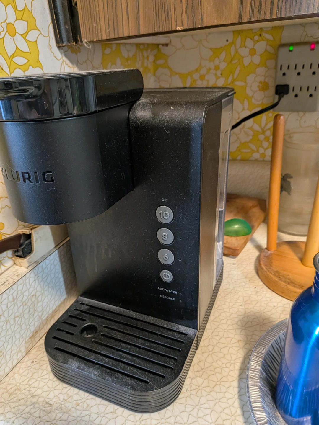 Barely Used Keurig Hot Beverage Machine - photo 5