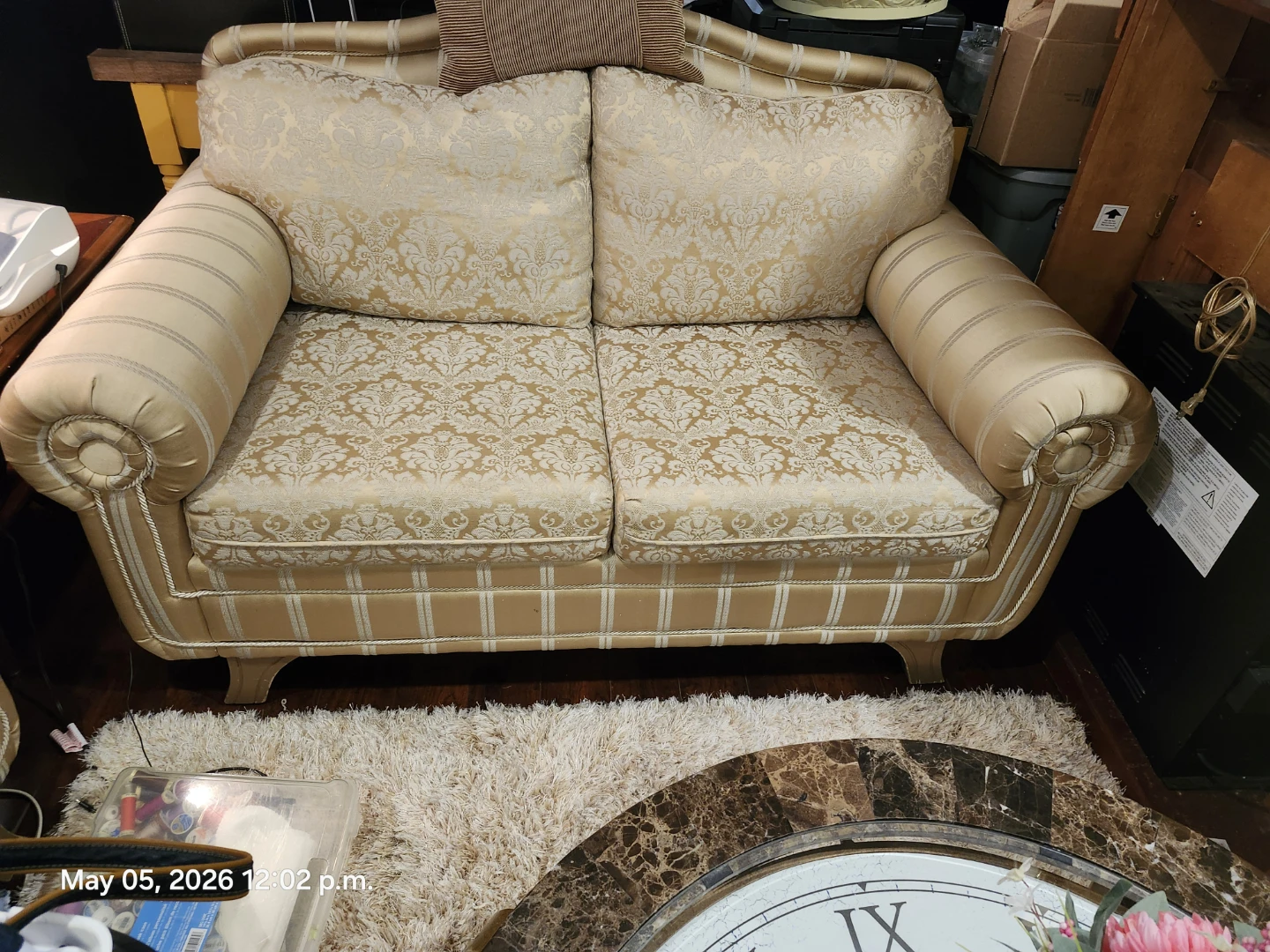 Gold Damask SOFA & LOVESEAT  PICK UP AJAX IMMEDIATELY - photo 2