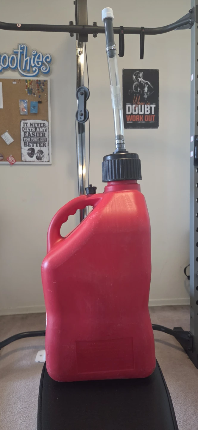 VP Racing 5 Gallon Gas Can - photo 2