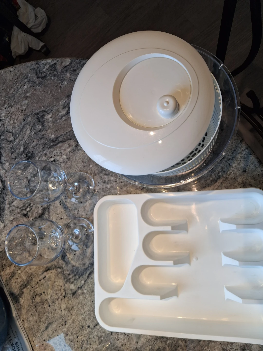Salad Spinner, 2 Wine Glasses and Cutlery Tray