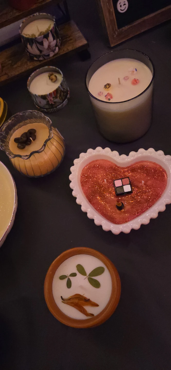 Hand-poured novelty candles - photo 4