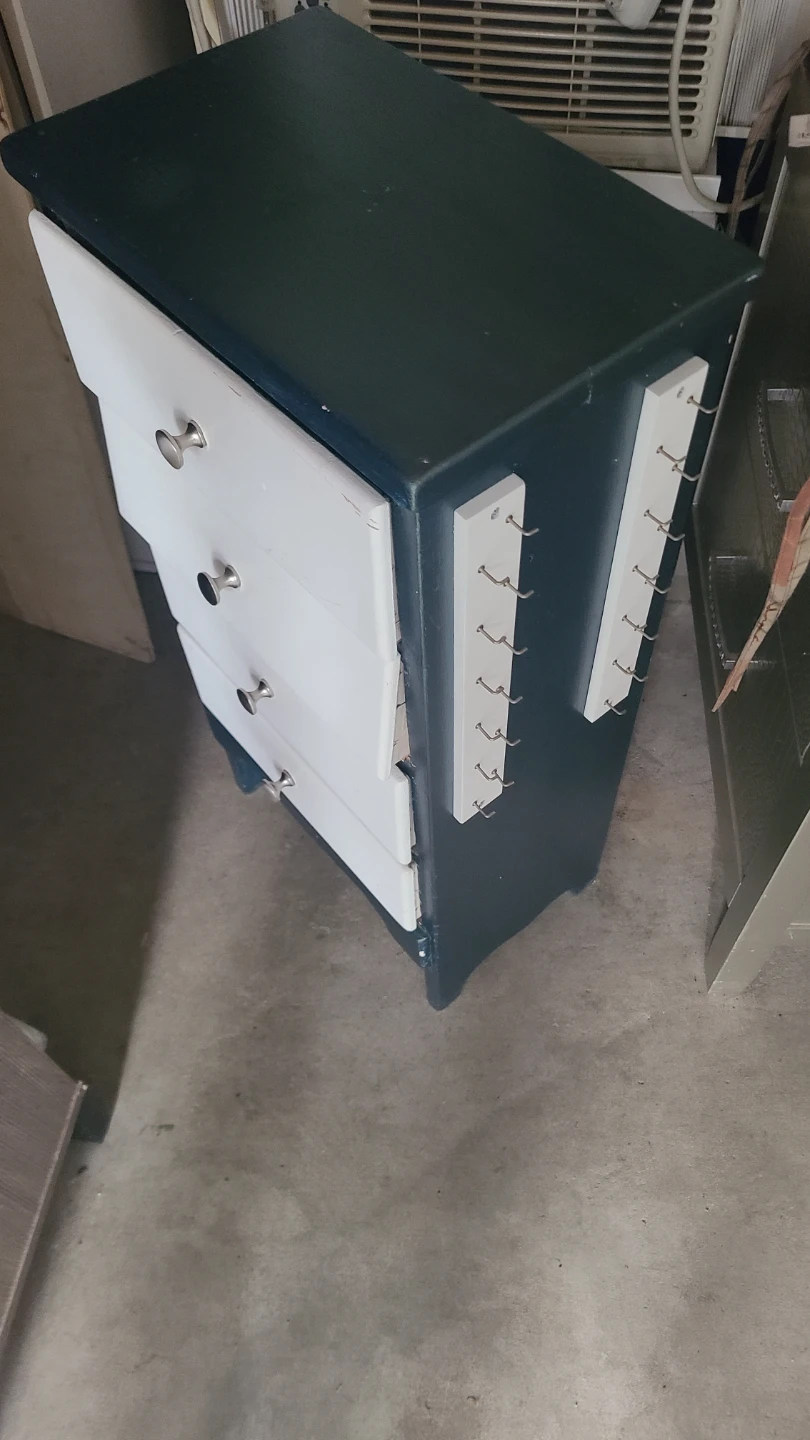 Small Dark Green and White Dresser with 4 Drawers - photo 3