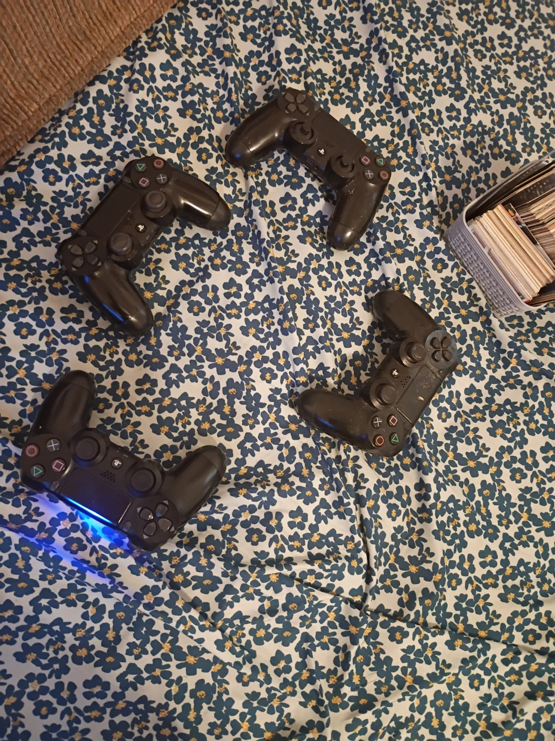 4x Black PlayStation 4 DualShock 4 Controllers