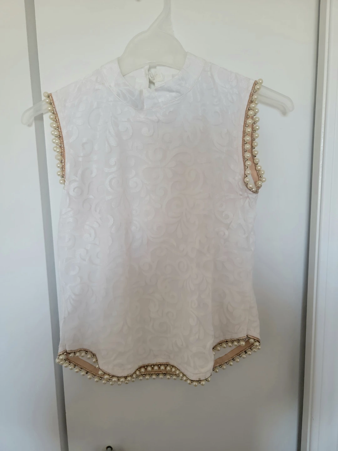 White pearl-embellished top and coral polka dot skirt set - photo 2