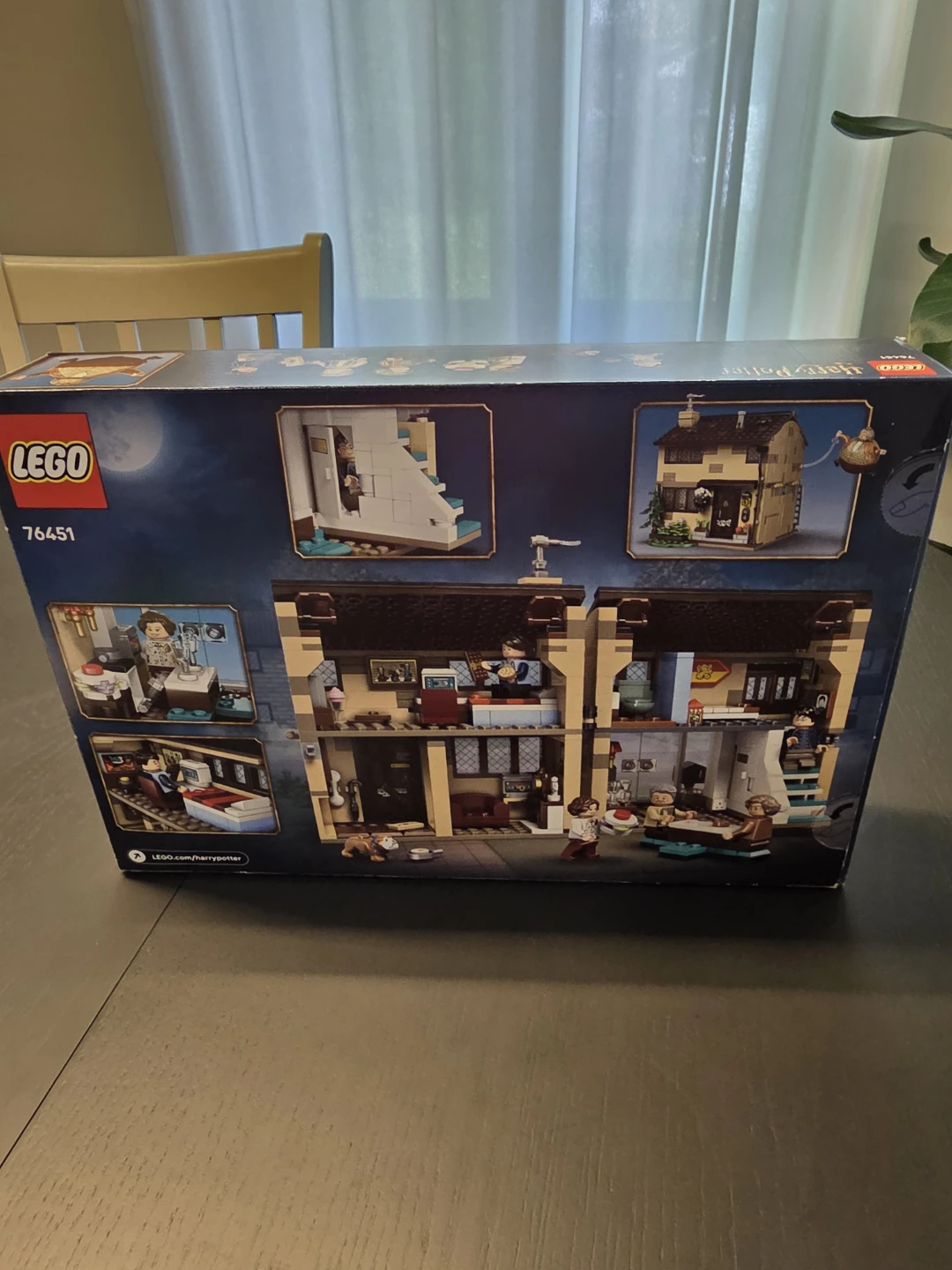 LEGO Harry Potter 76451 Privet Drive Aunt Marge's visit - photo 2