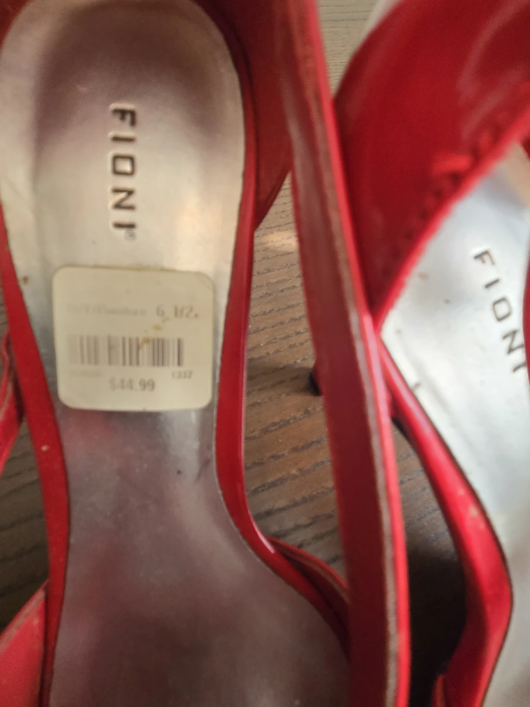 FIONI Red Patent Heels - Size 6 1/2 - photo 4
