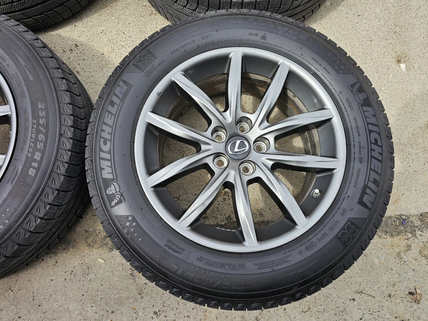 LEXUS RX350 WINTER TIRES ON O.E.M RIMS 235/65 R18 - photo 3