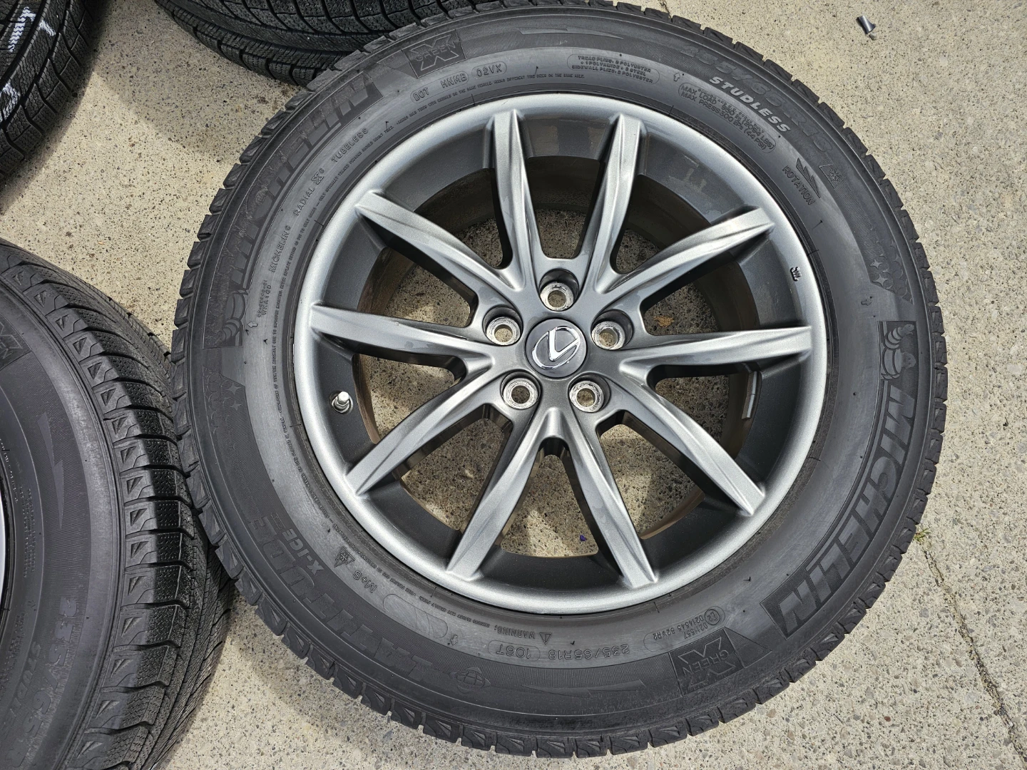 LEXUS RX350 WINTER TIRES ON O.E.M RIMS 235/65 R18 - photo 5