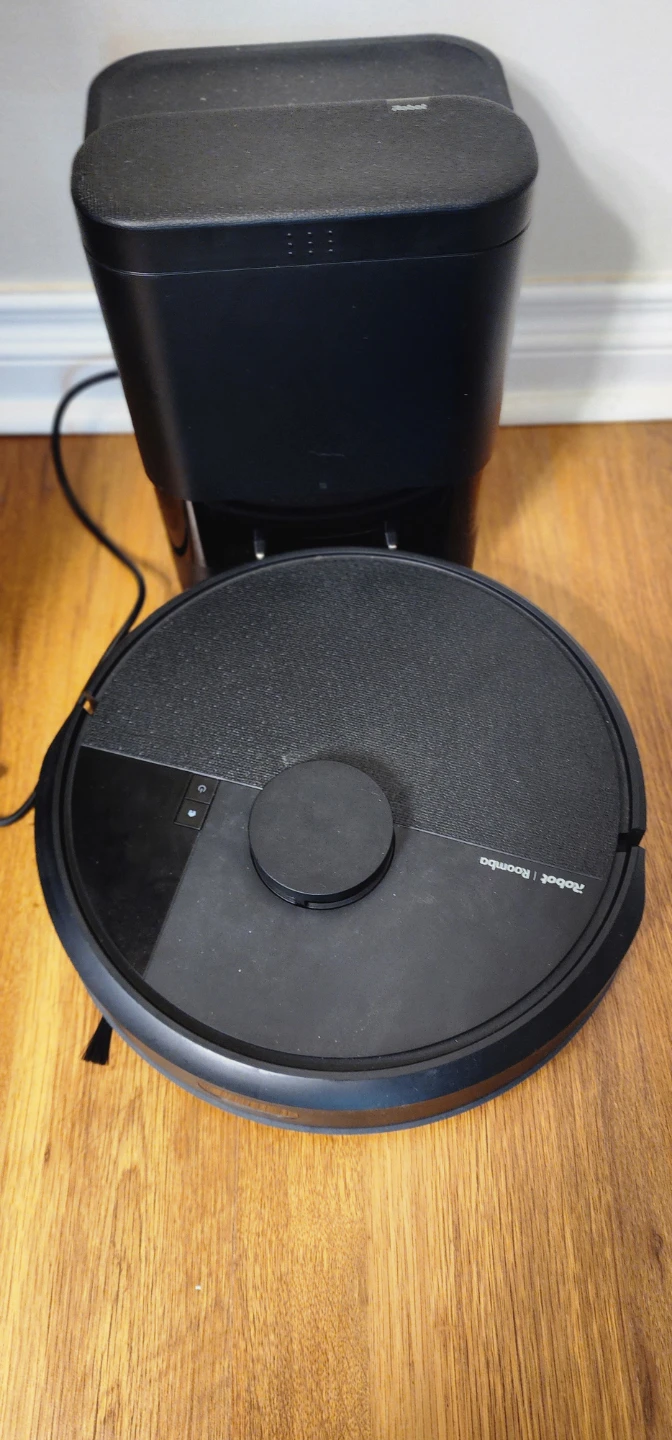 iRobot Roomba Self-Emptying Robot Vacuum - photo 3