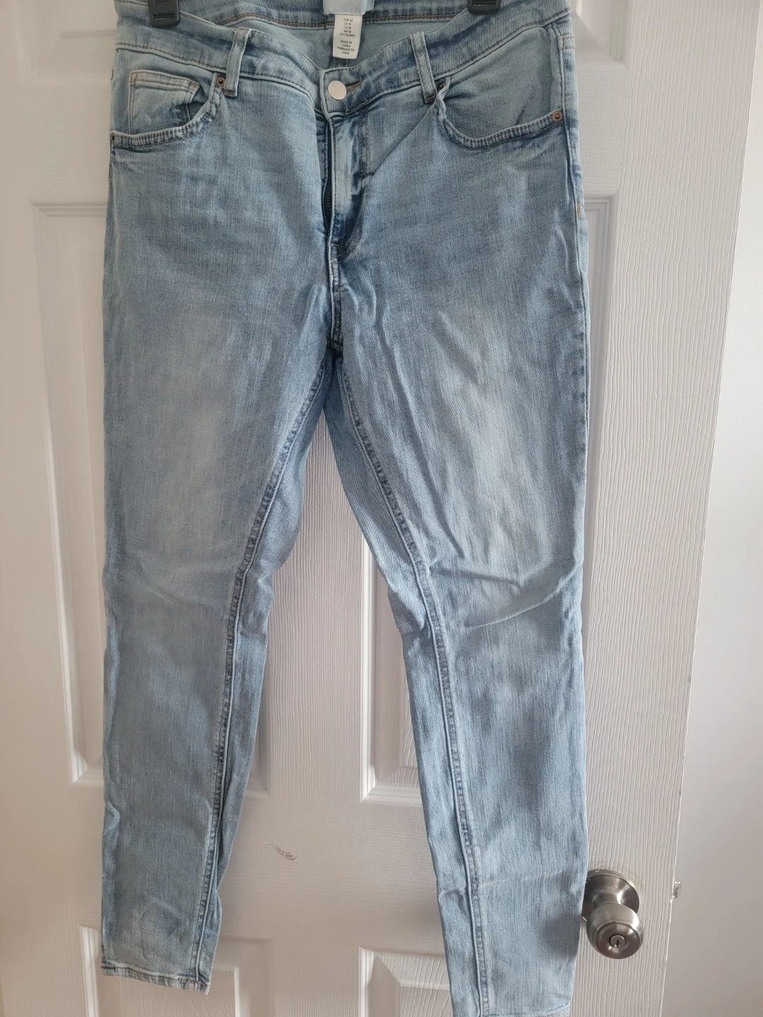 H&M Women's Light Wash Denim Jeans - Size 10