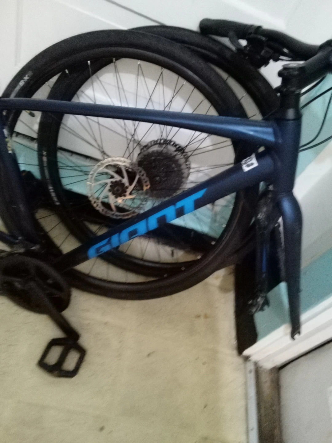 Giant bicycle complete..Priced to sell
