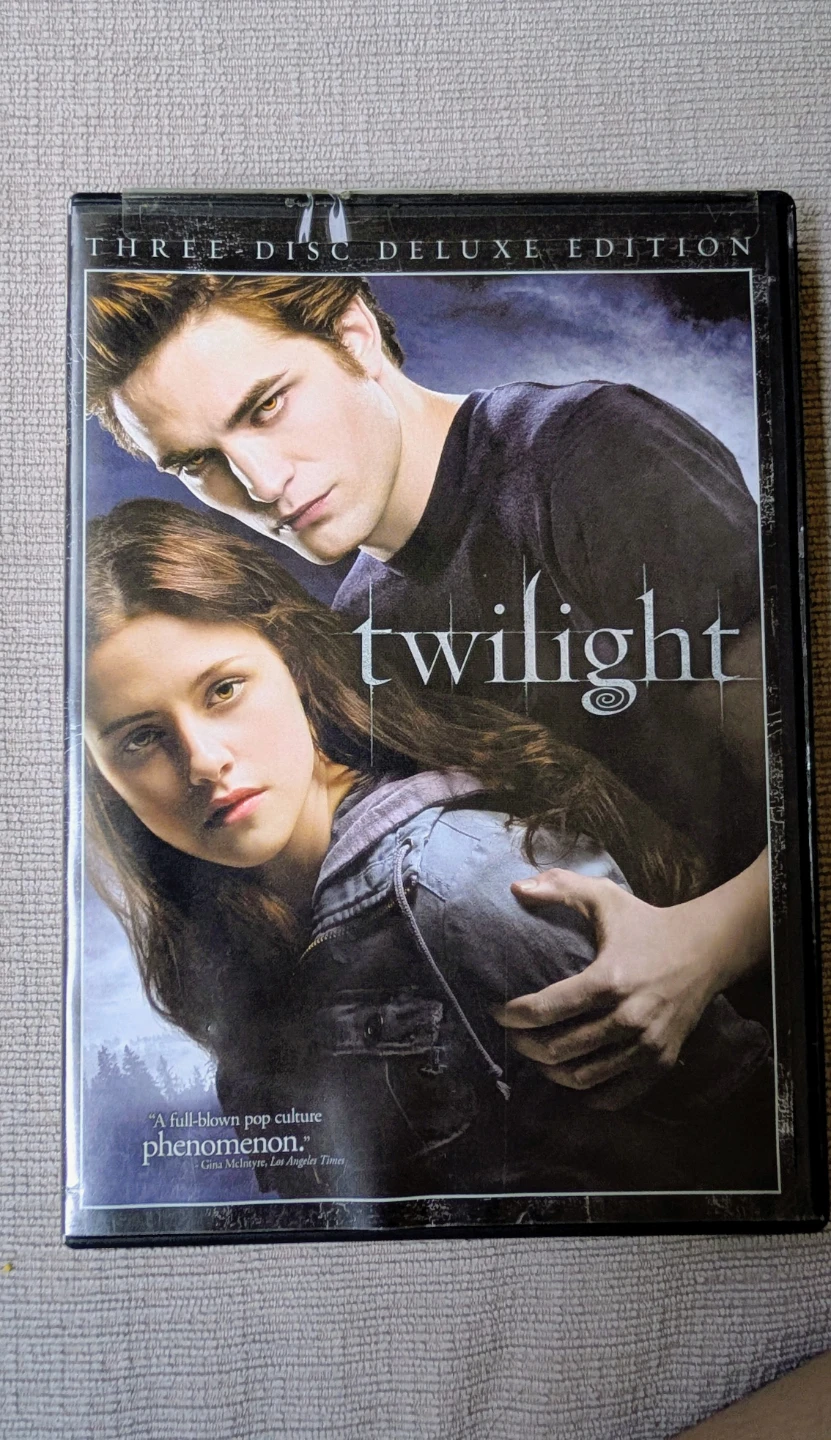 Twilight Three Disc Deluxe Edition DVD Movie