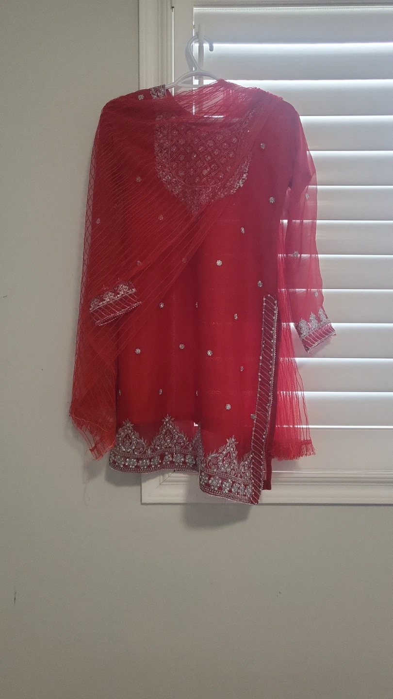 Red Embroidered Kurti and Sharara Set age 11-13 years old - photo 2