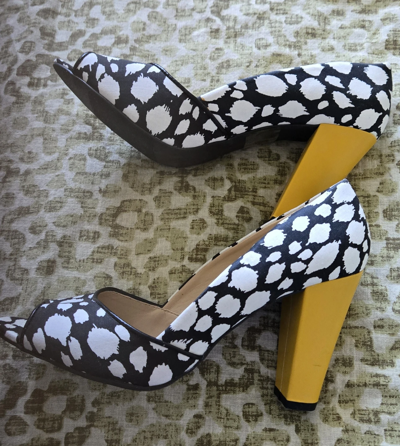 Women's Peep Toe Heels - Black/White Pattern