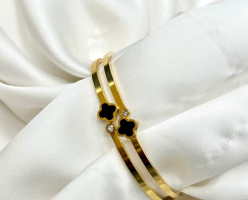Assorted bangles and jewellery - photo 4
