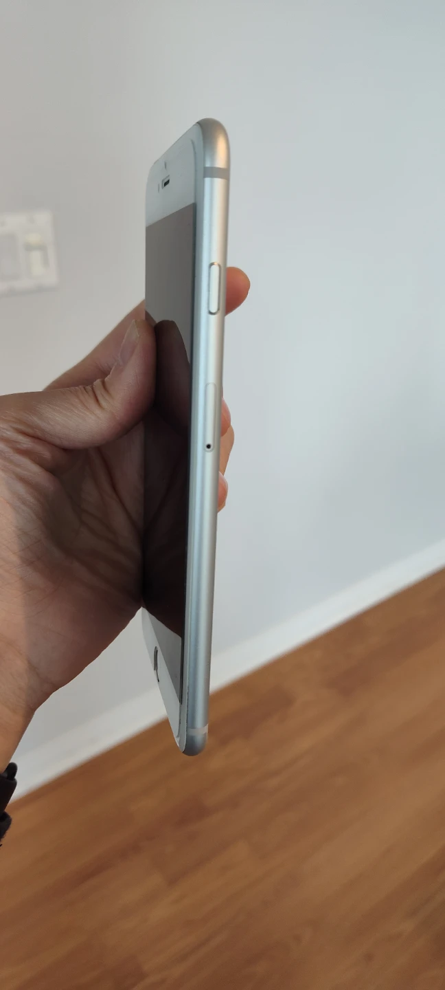 Vintage Apple iPhone 6 (Silver/White) – Excellent Condition - photo 3