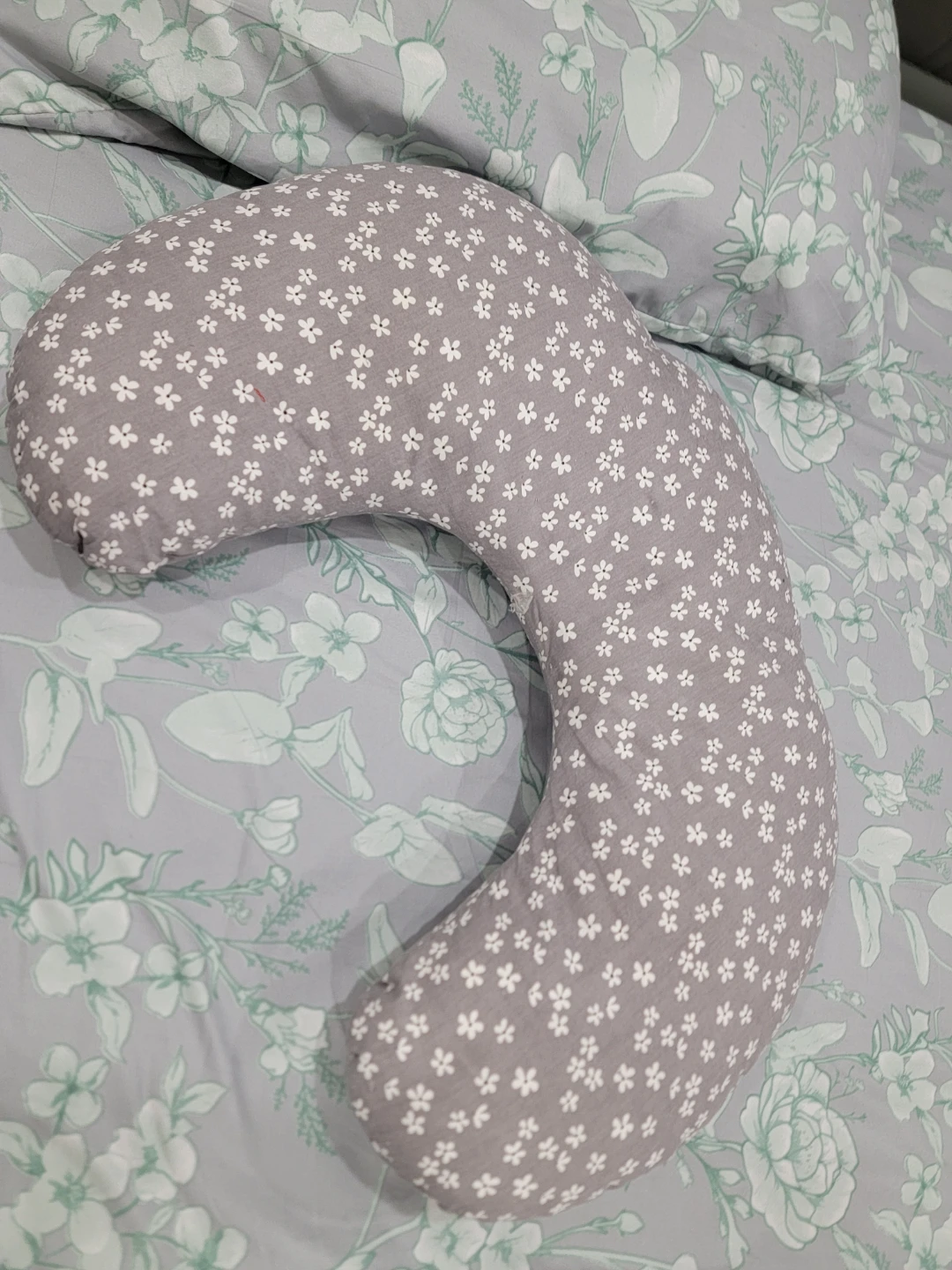 Boppy Nursing Pillow - photo 2
