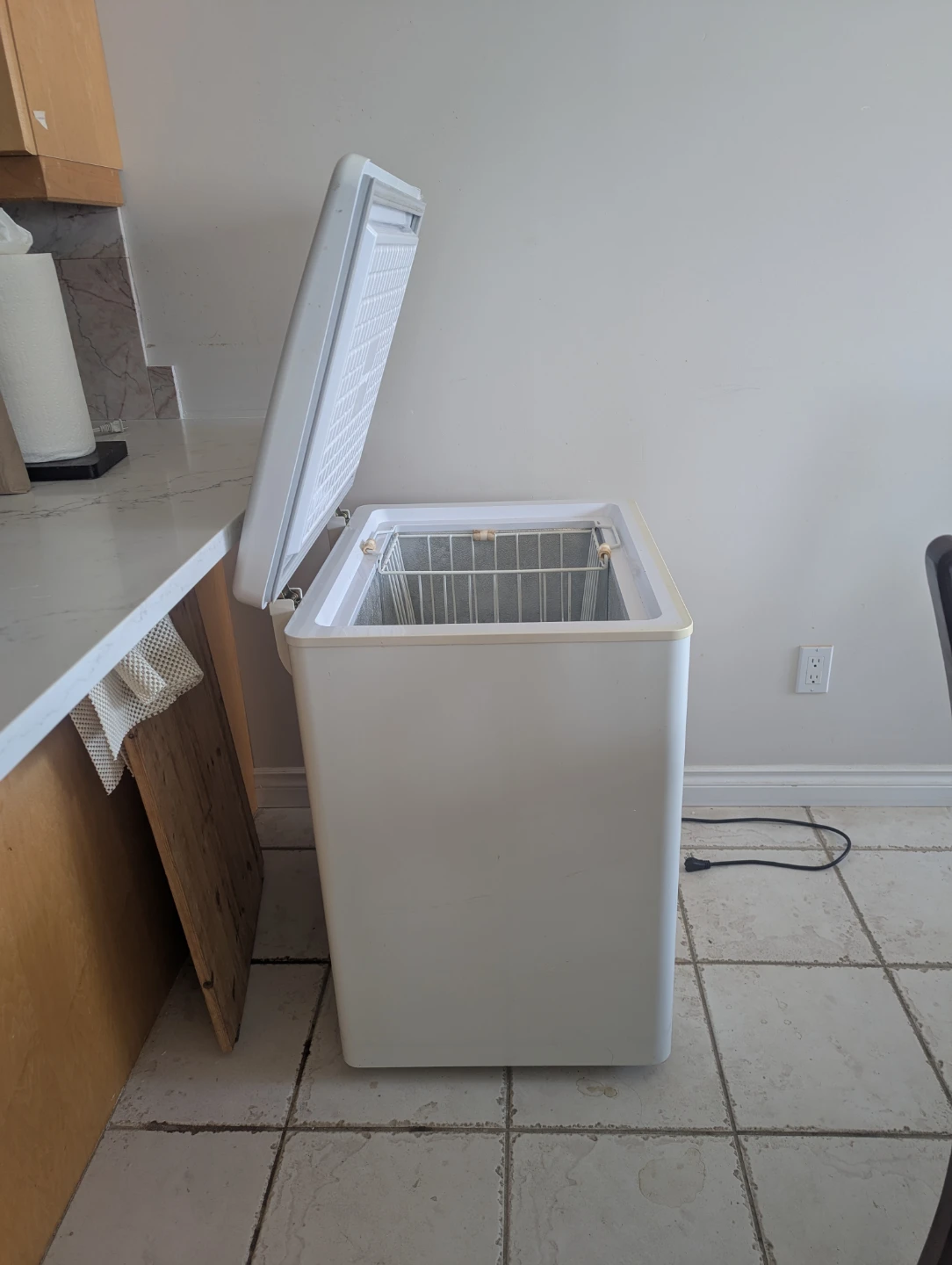 Danby 3.8 cubic feet Chest Freezer - photo 2