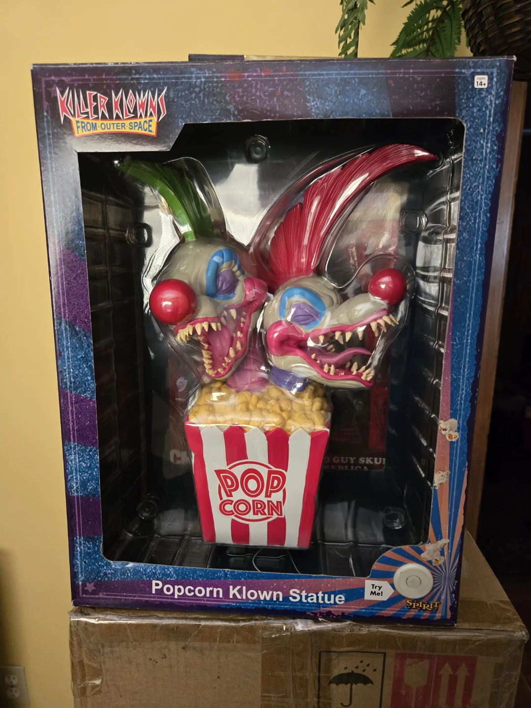 Spirit Halloween Killer Klowns Popcorn Klown Statue