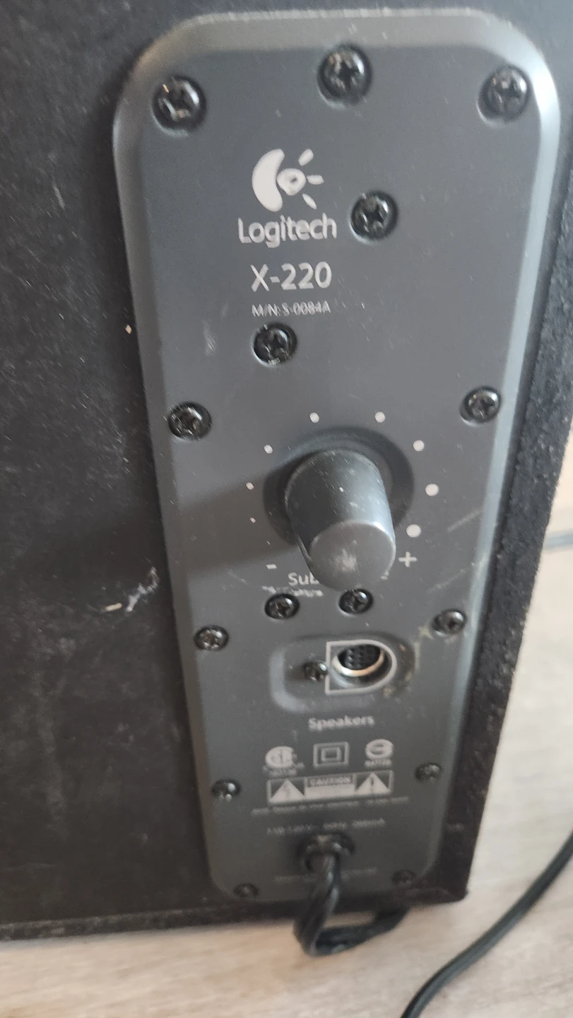 Logitech X-220 2.1 Speaker System - photo 2