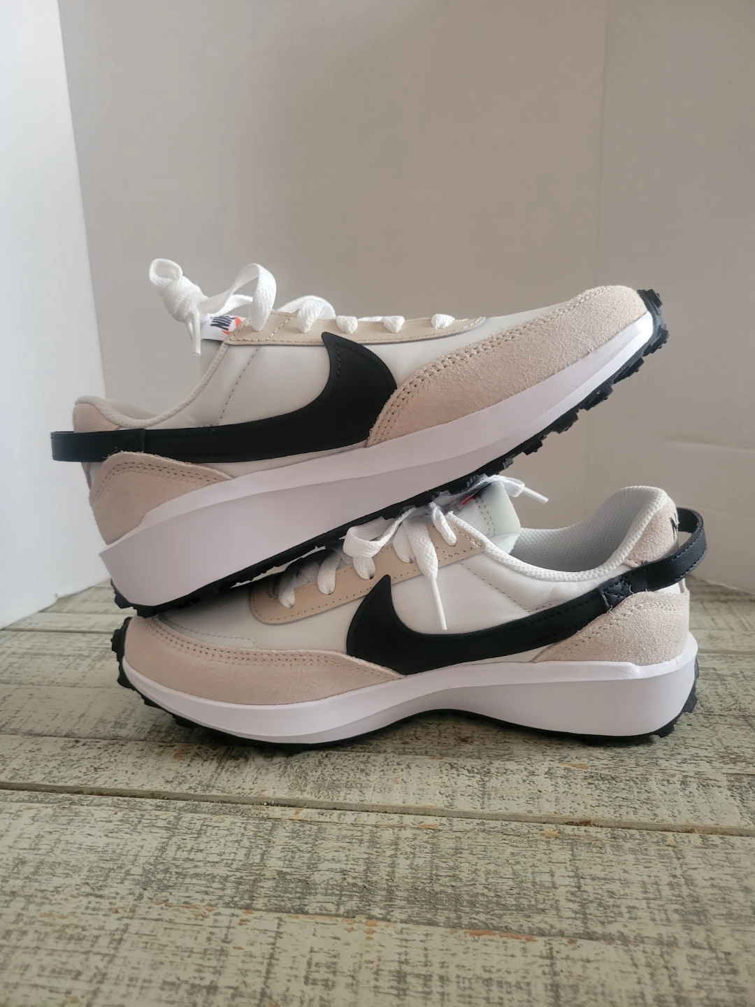 Nike Waffle Trainer 2 SE Sneakers - White/Black/Tan