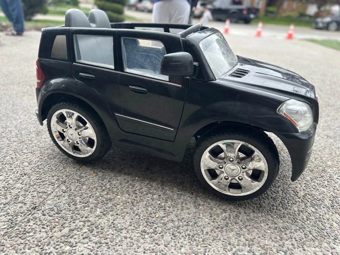 Black Mercedes Ride-On Toy Car - photo 3