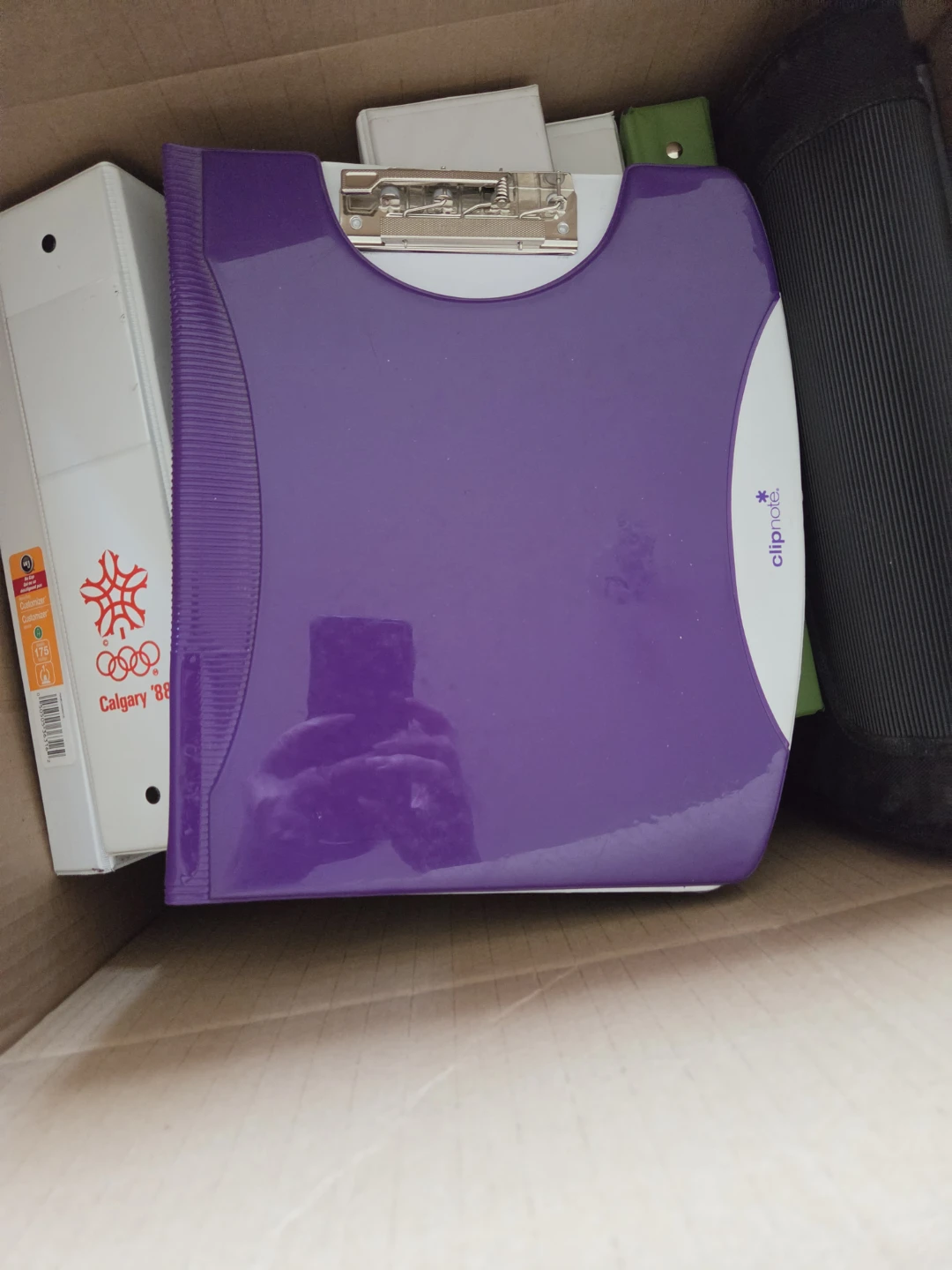 Assorted binders - photo 2