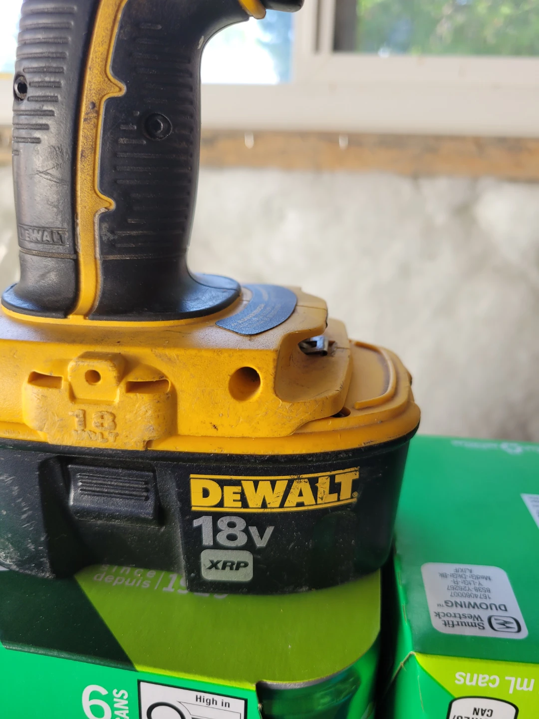 DeWalt DC825 1/4" Cordless Impact Driver - photo 5