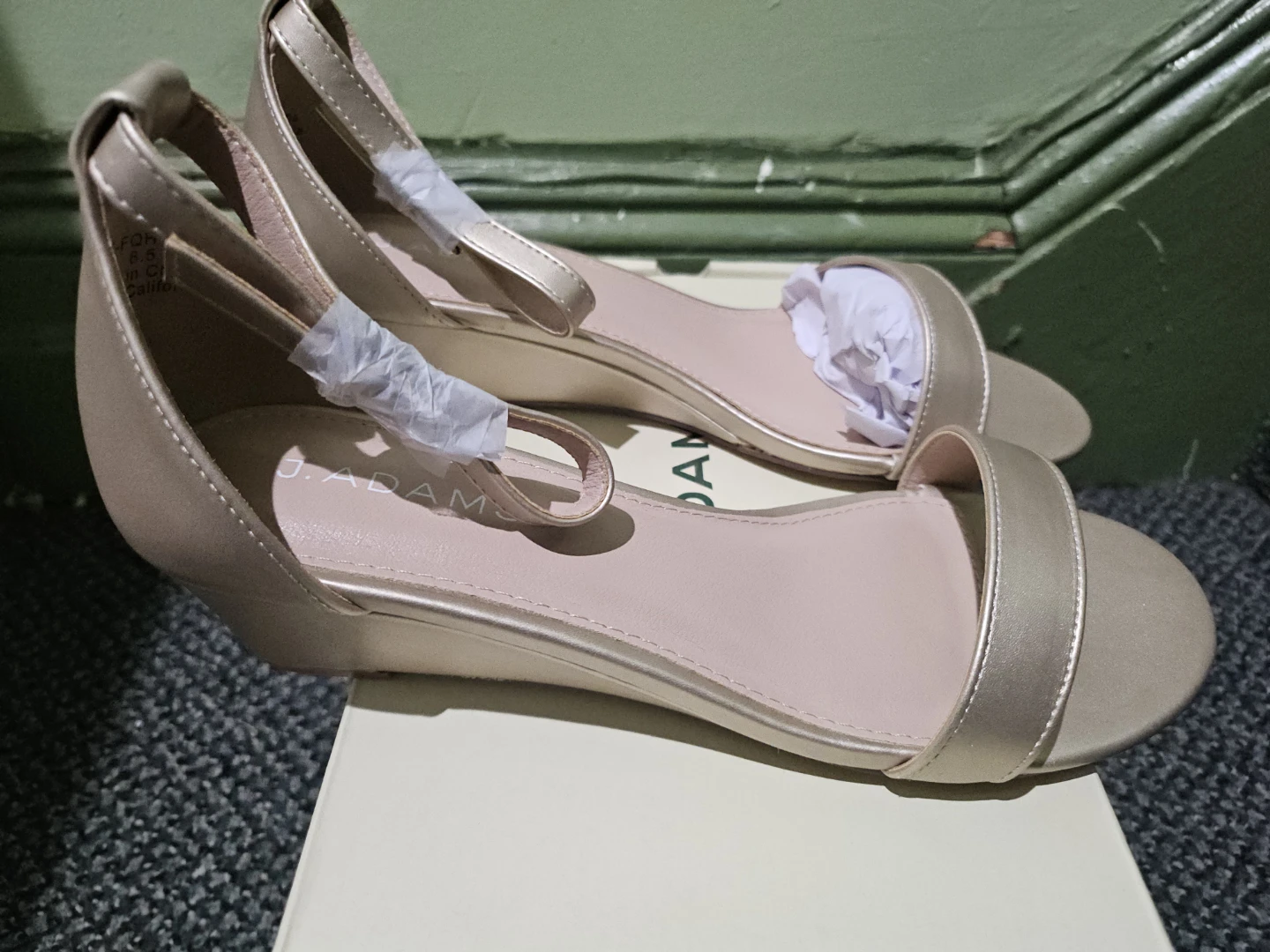 J. Adams Gold Wedge Sandals - photo 4