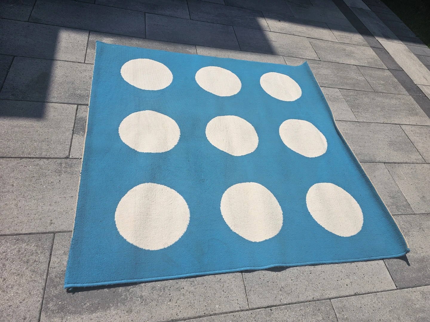 IKEA GUNLÖG Rug - Blue/White Polka Dot (170x170cm) - photo 3