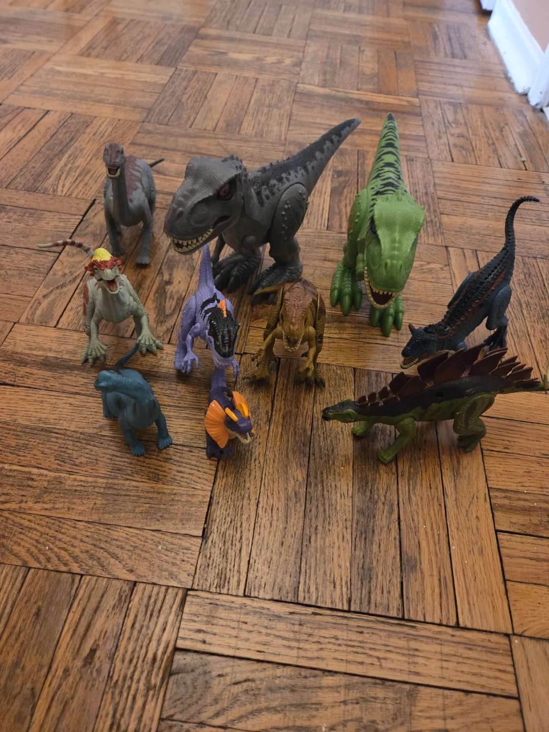 Lot of 8 Dinosaur Action Figures