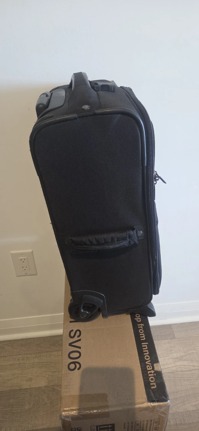 Carry on luggage - photo 2