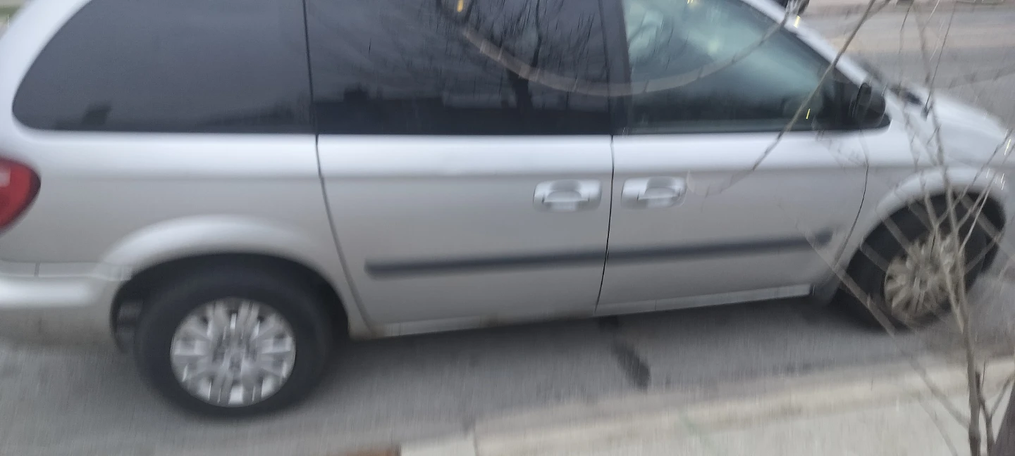 Silver Dodge Grand Caravan Minivan - photo 4
