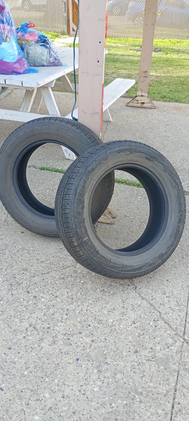 Goodyear Assurance All-Season Tires (2 tires) - 225/65R17 - photo 2