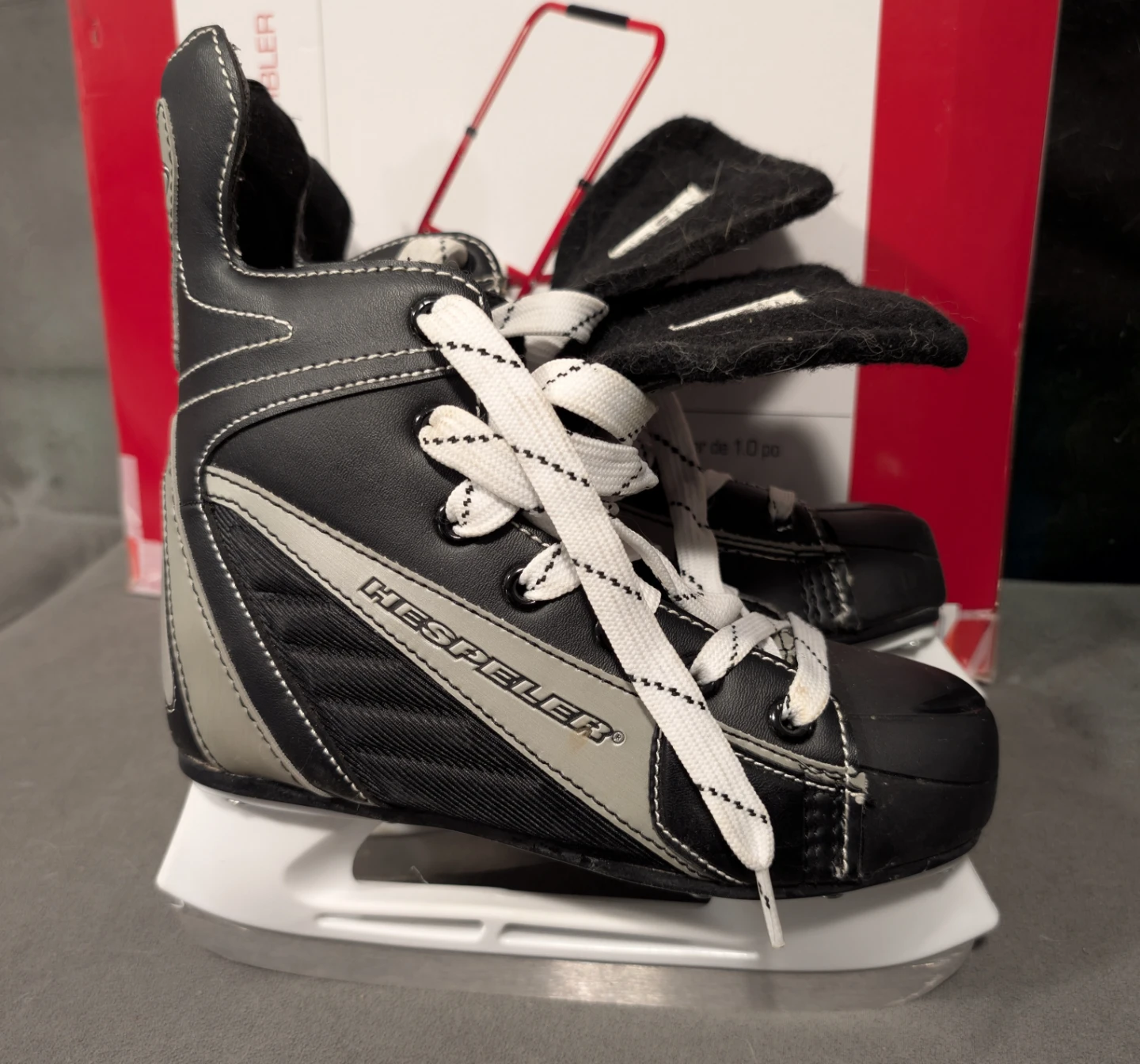 Hespeler Rogue Youth Hockey Skates - Size J3