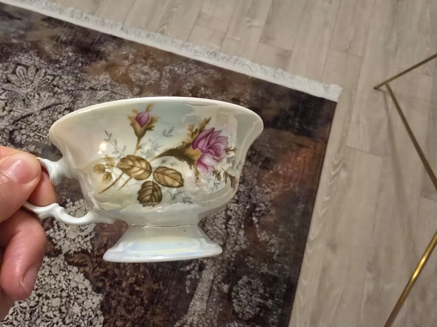 Set of 4 Vintage Floral Teacups with Gold Rim - photo 3