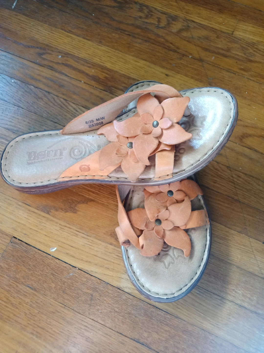 Born Sandals Size 8 Orange Floral Leather Flip Flops